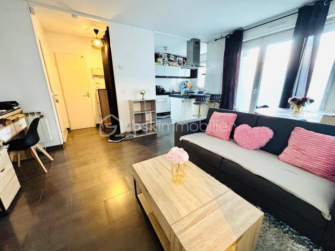 Appartement à COMBS-LA-VILLE