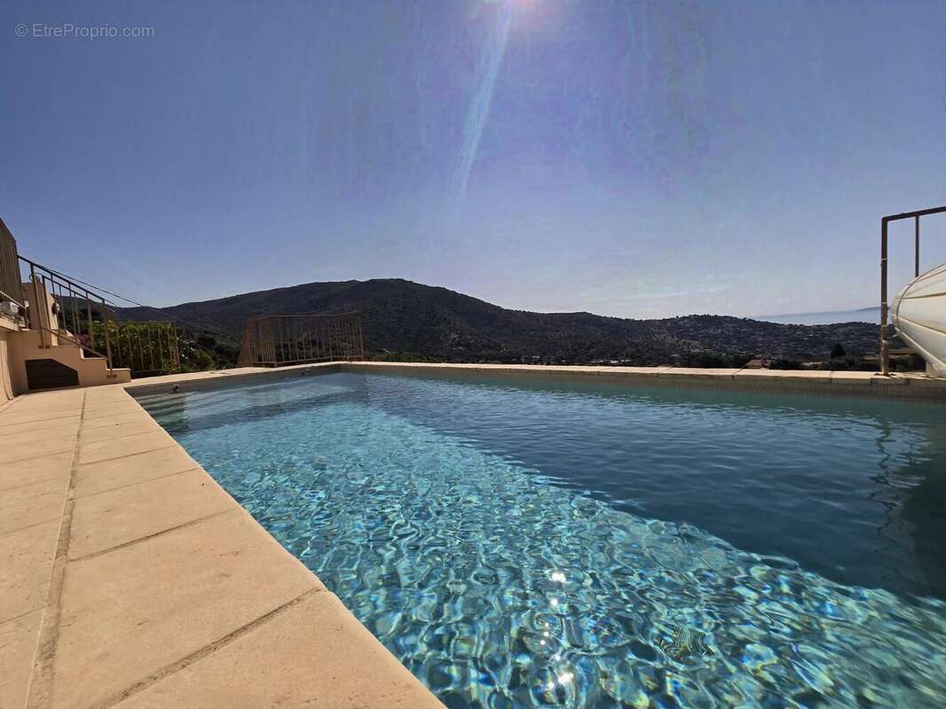 Maison à BORMES-LES-MIMOSAS