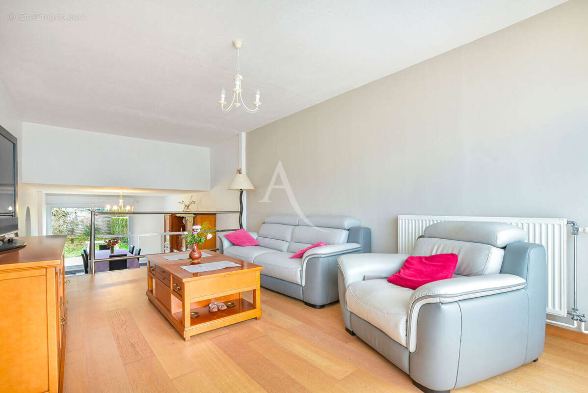 Maison à BRIE-COMTE-ROBERT