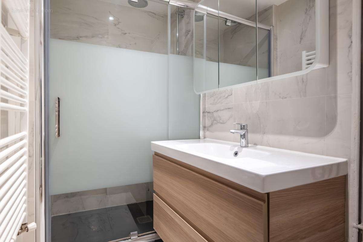 Appartement à PARIS-2E