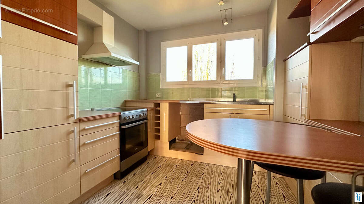 Appartement à PETIT-COURONNE