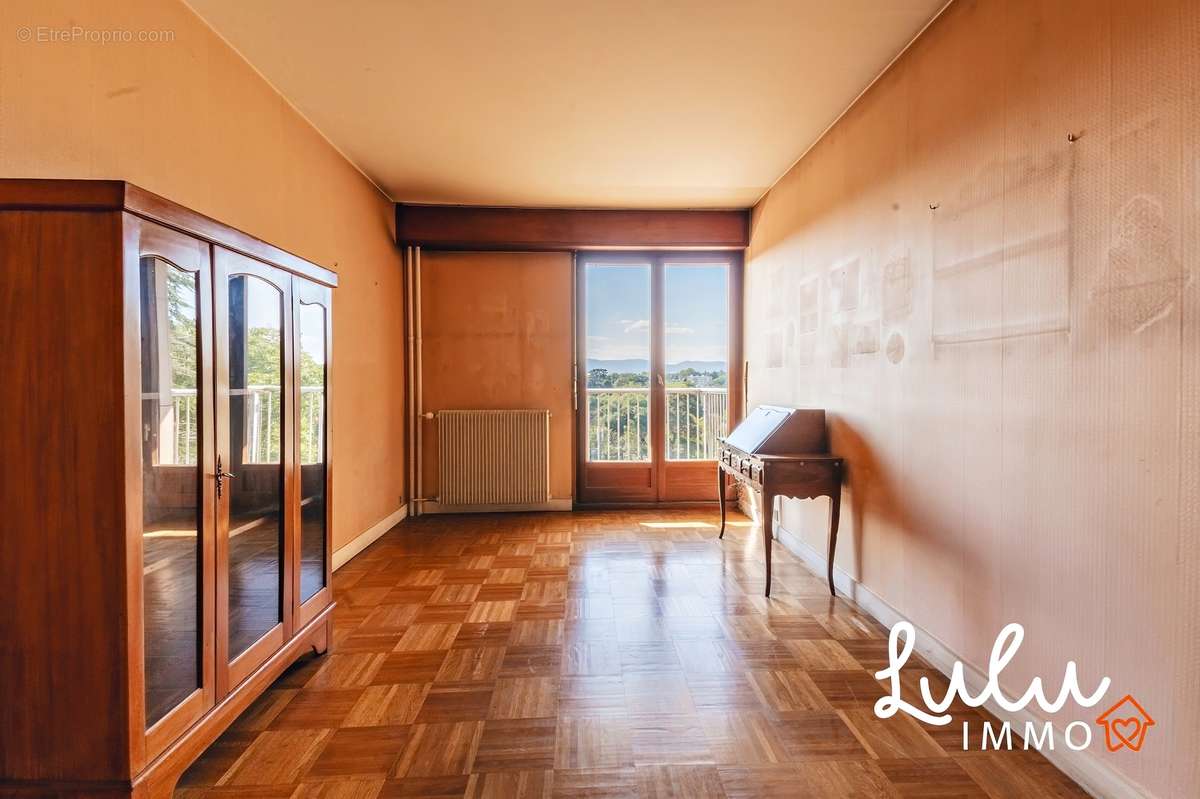 T6 de 135m2 - Ecully avec deux terrasse. - photo 9