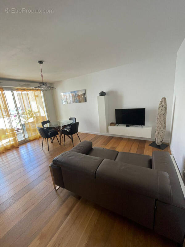 Appartement à AURIOL