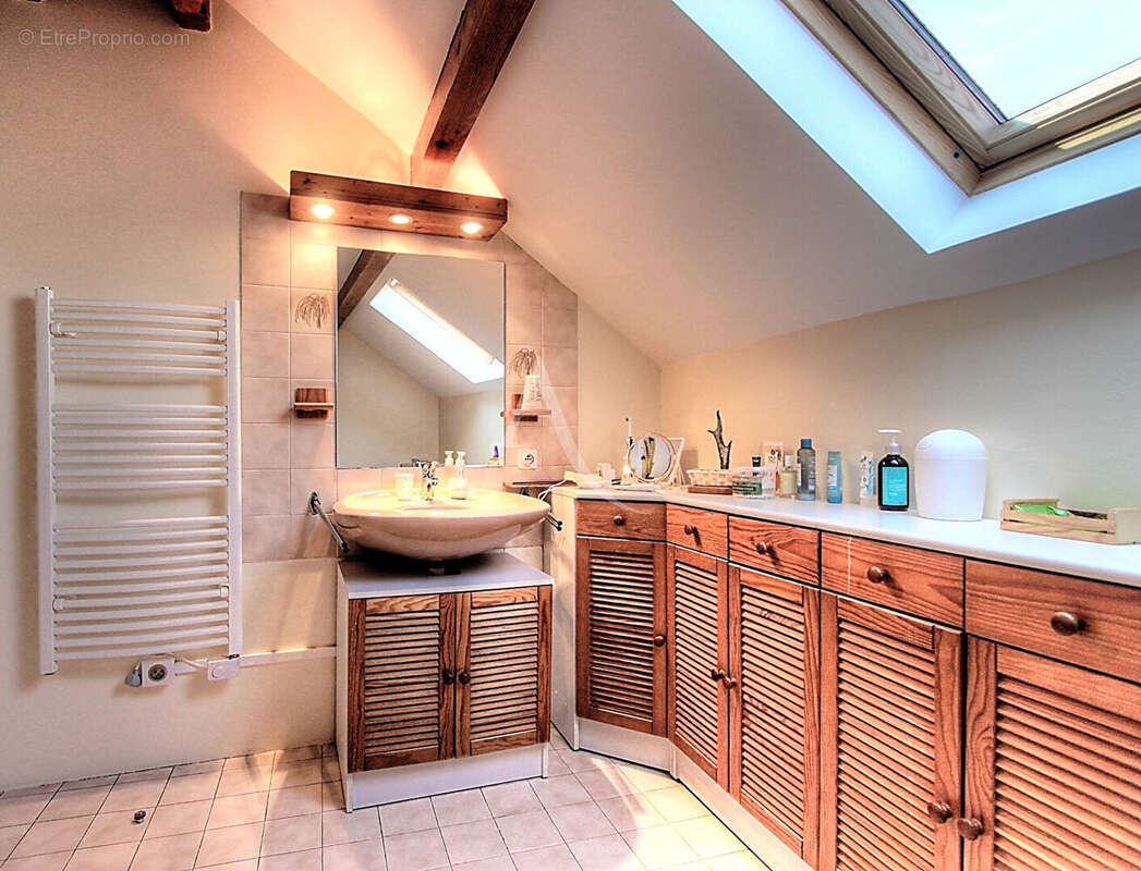 Maison à SAINT-JEOIRE-PRIEURE