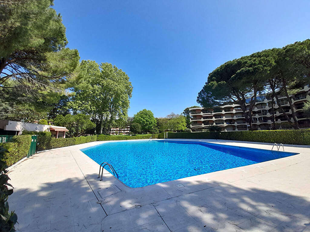 Appartement à MANDELIEU-LA-NAPOULE