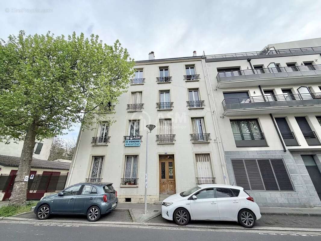 Appartement à COURBEVOIE