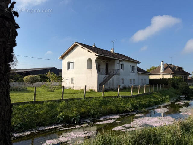 Maison à RANG-DU-FLIERS
