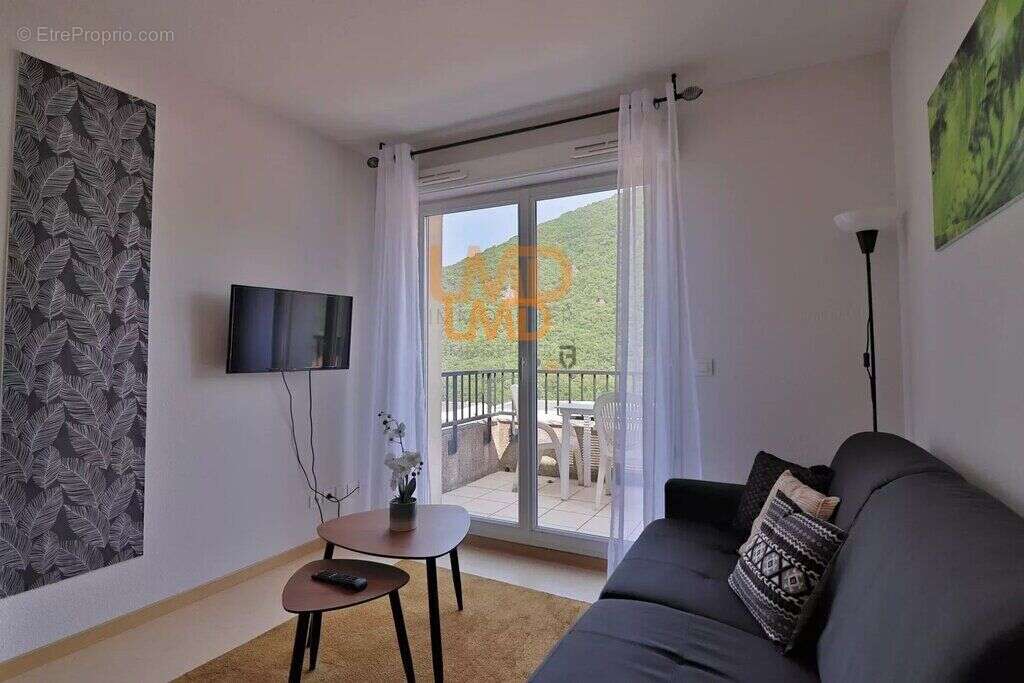 Appartement à AVENE