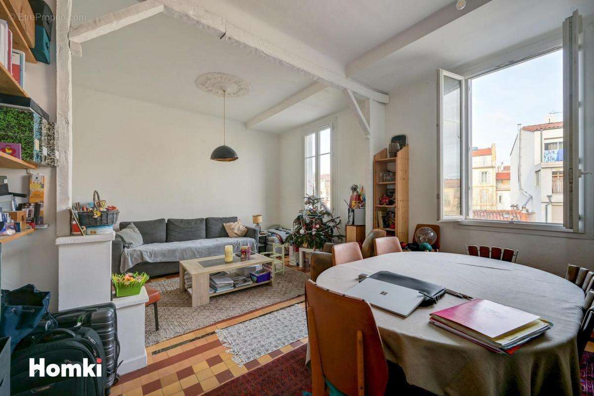 Appartement à MARSEILLE-1E