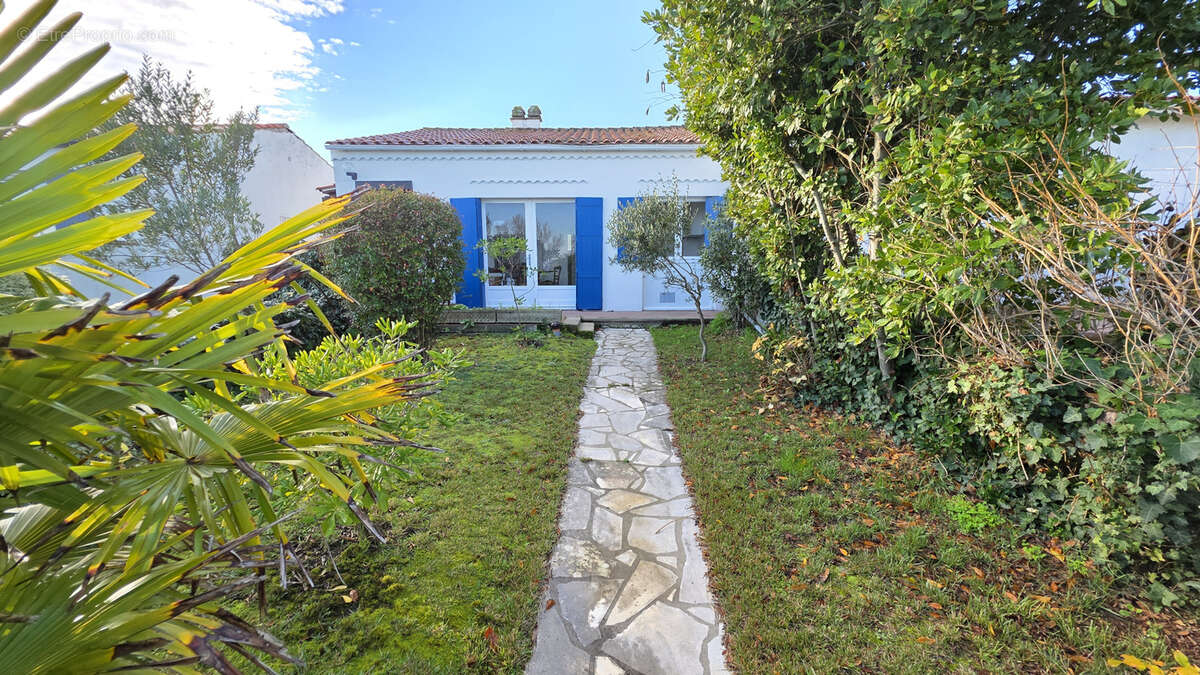 Maison à LA BREE-LES-BAINS