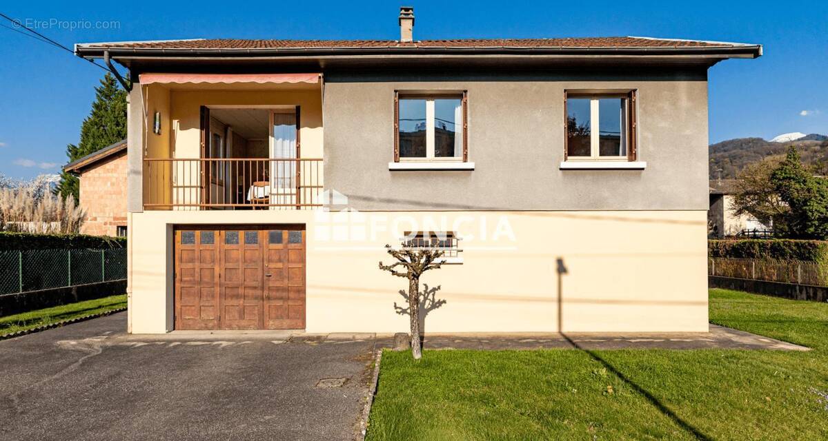 Maison à SAINT-MARTIN-D'HERES