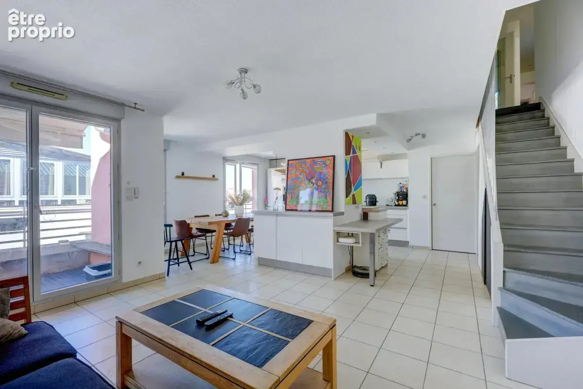 Oullins gare - Duplex 4 chambres - Terrasses - 2 stationnements - Calme - photo 1