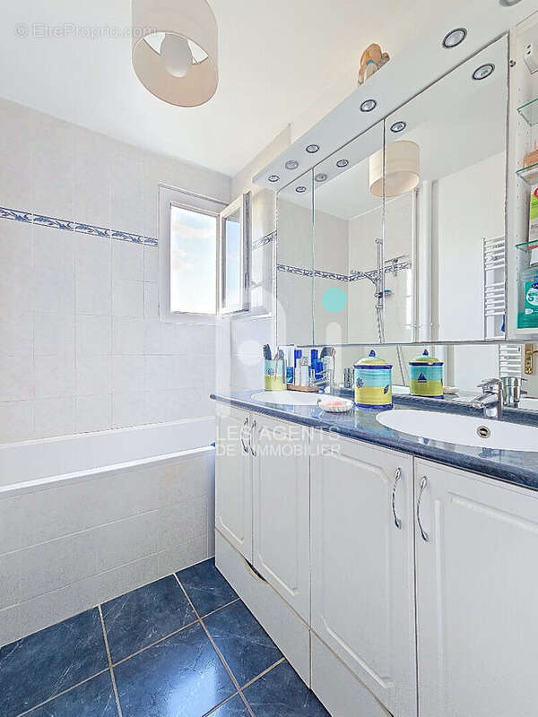 Appartement à ASNIERES-SUR-SEINE