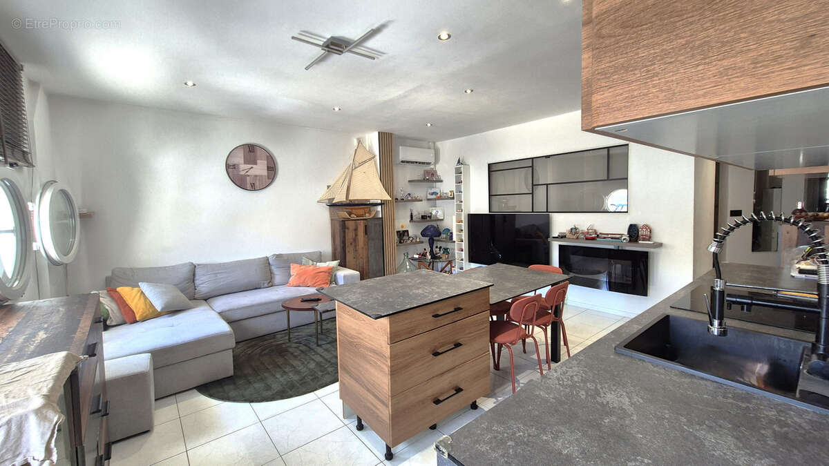 Appartement à MANDELIEU-LA-NAPOULE