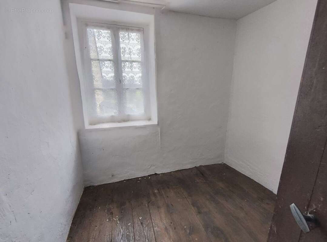 Maison à SAINT-SULPICE-LAURIERE