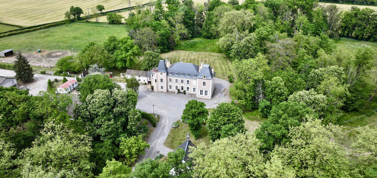 Maison à YZEURE