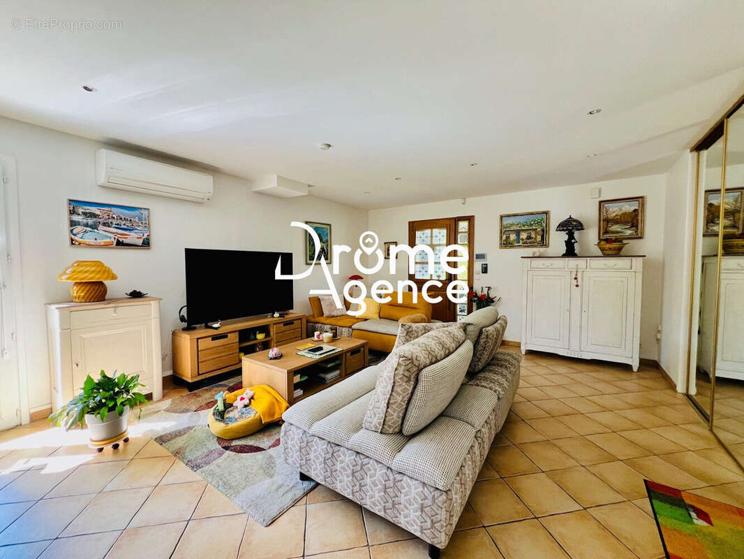 Maison 95 m² à Montelier  - photo 4
