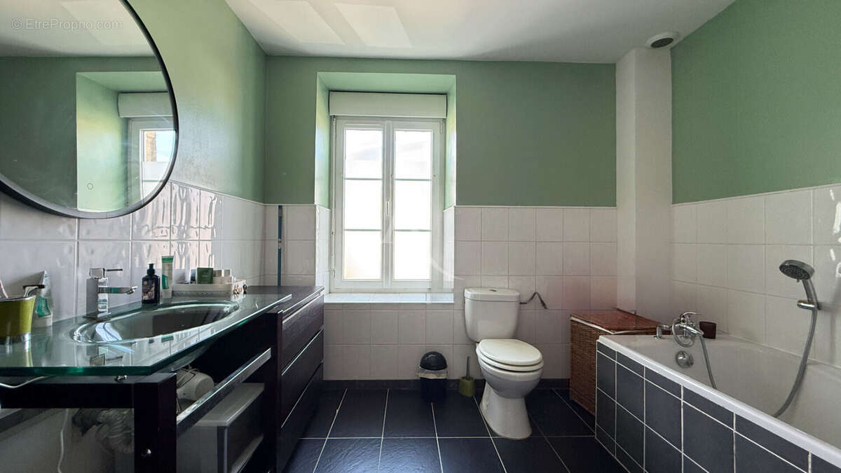 Maison à BELLEVILLE-SUR-VIE