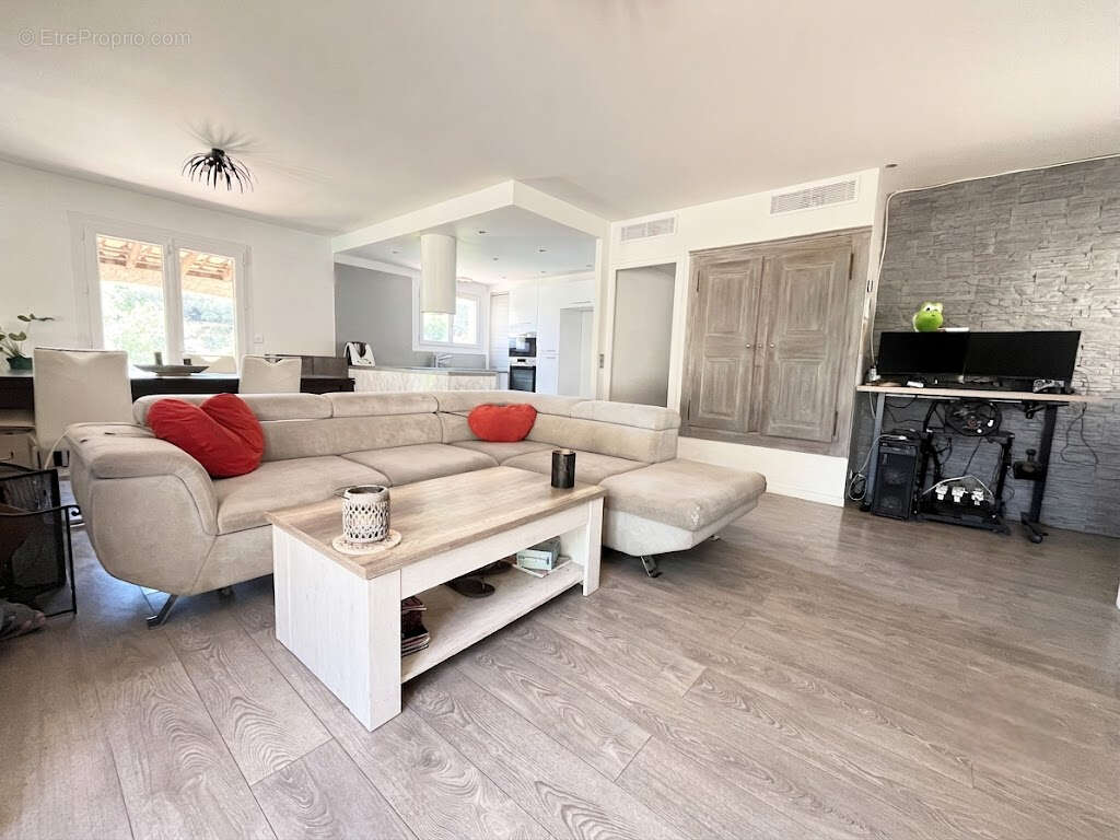 Maison 83m² à carros - photo 2