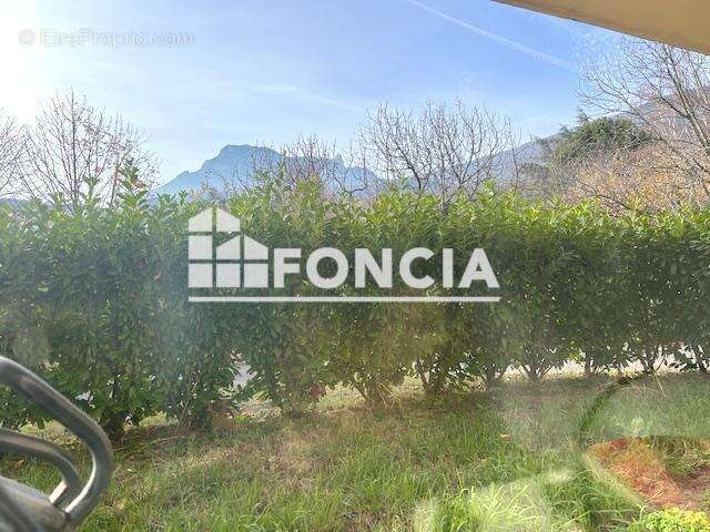 Commerce à FONTAINE