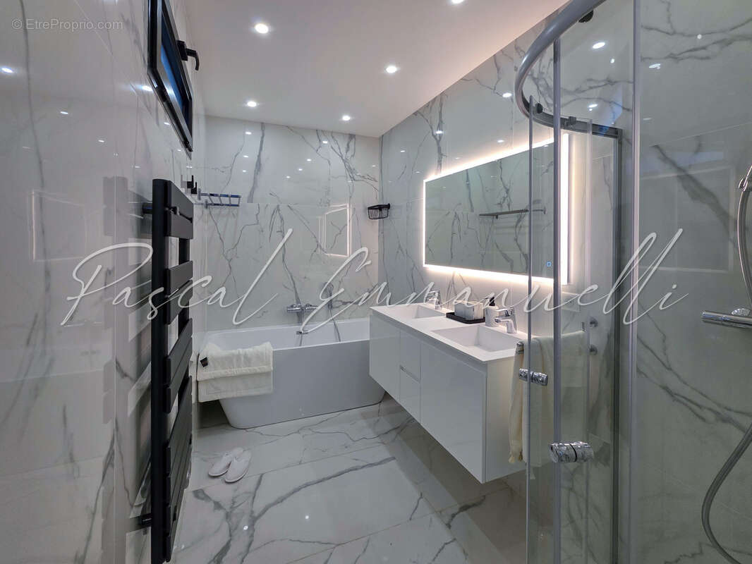 Appartement à VILLENEUVE-LOUBET