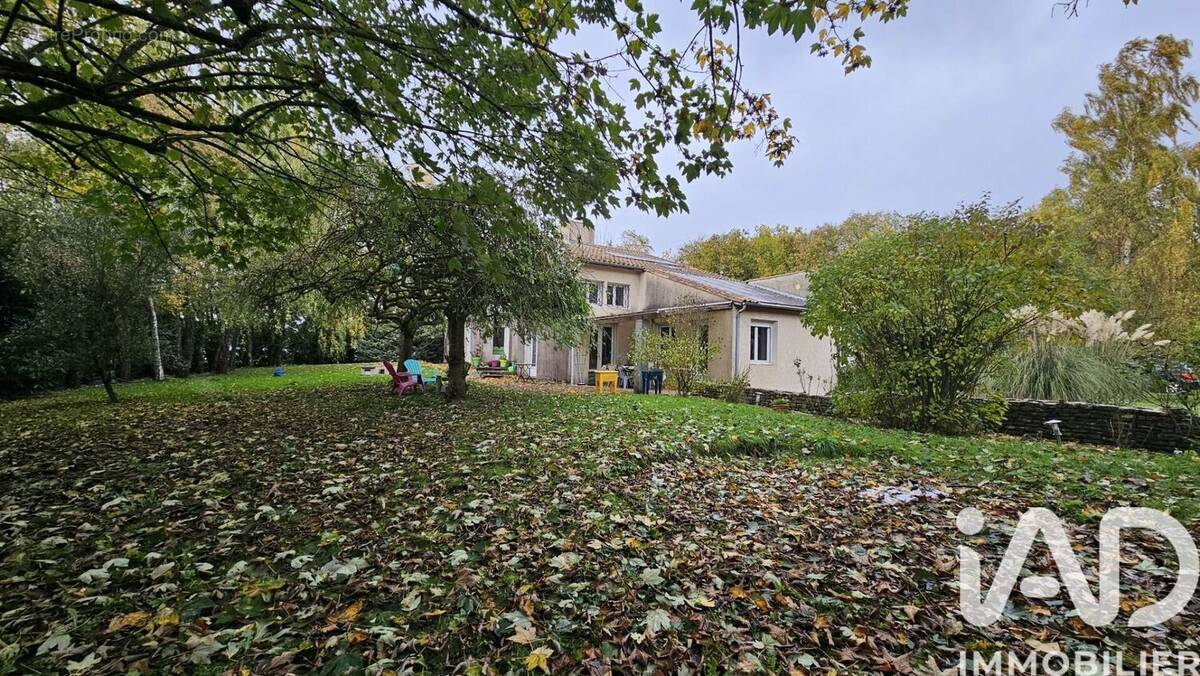 Photo 1 - Maison à VILLEFAGNAN