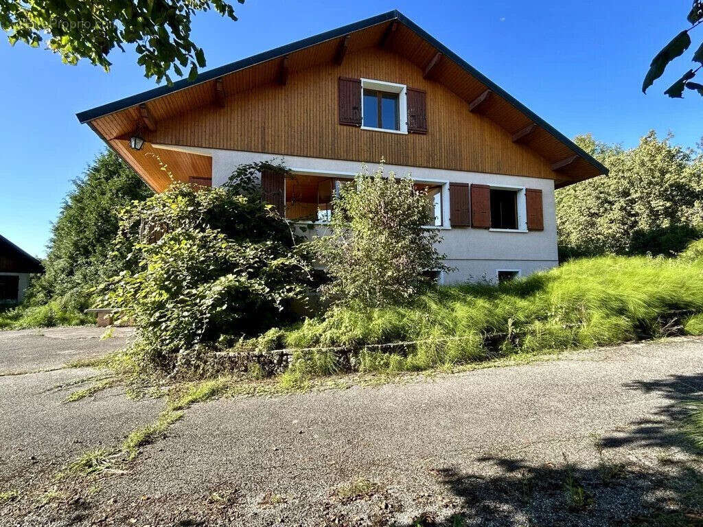 Appartement à GROISY