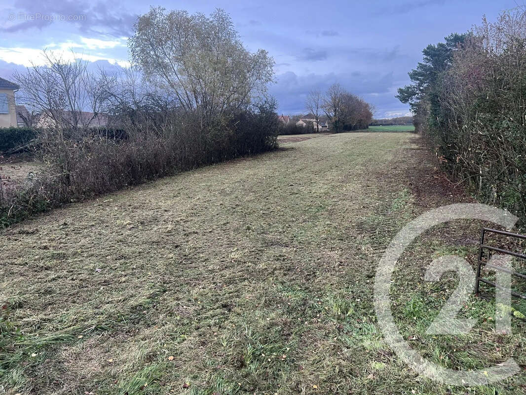 Terrain à GURGY