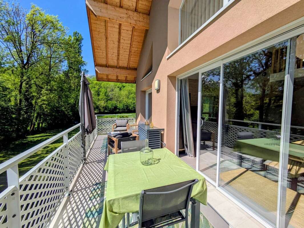Appartement à GILLY-SUR-ISERE