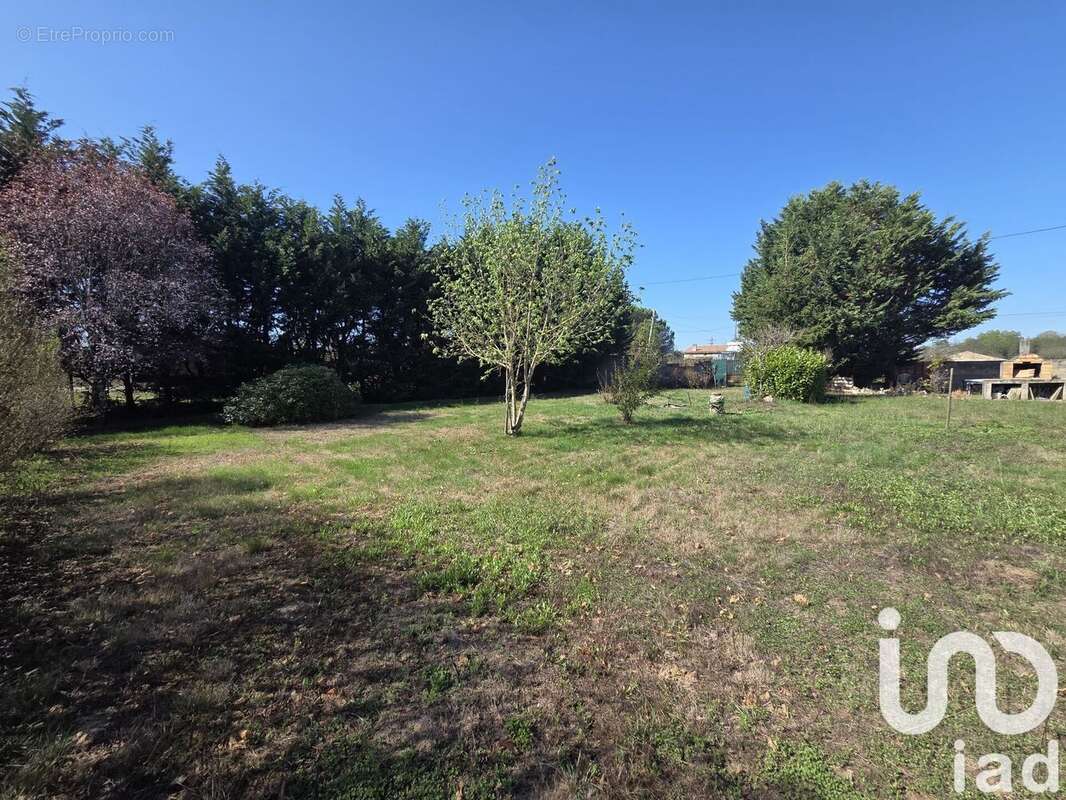 Photo 2 - Maison à MENESPLET