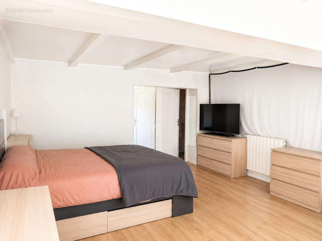 Maison 195 m² à Aix-En-Provence  - photo 4