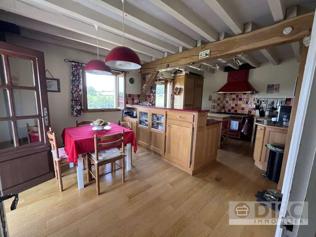 Propriété avec piscine chauffée et plus de 2 ha de terrain – proche Figeac - photo 3
