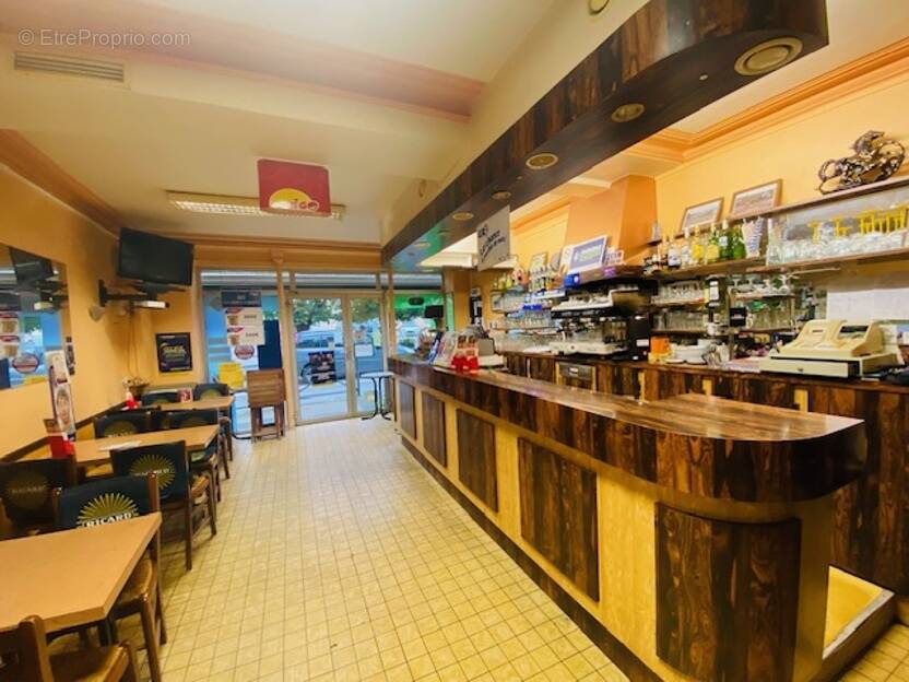 Commerce à LE THEIL