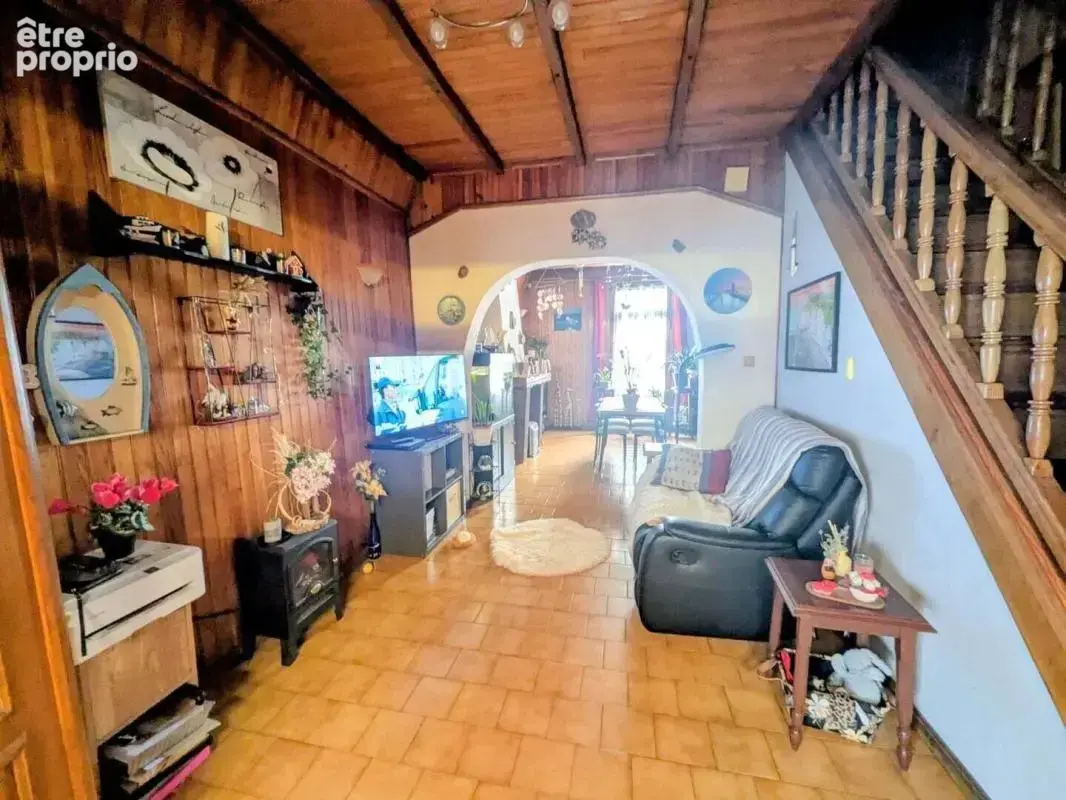 Maison de caractère à rénover - photo 3
