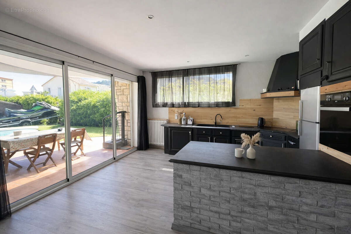 Maison à CHATEAUNEUF-LES-MARTIGUES