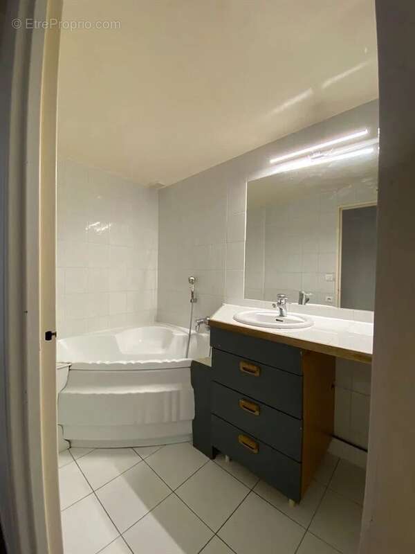 Appartement à LA GARENNE-COLOMBES