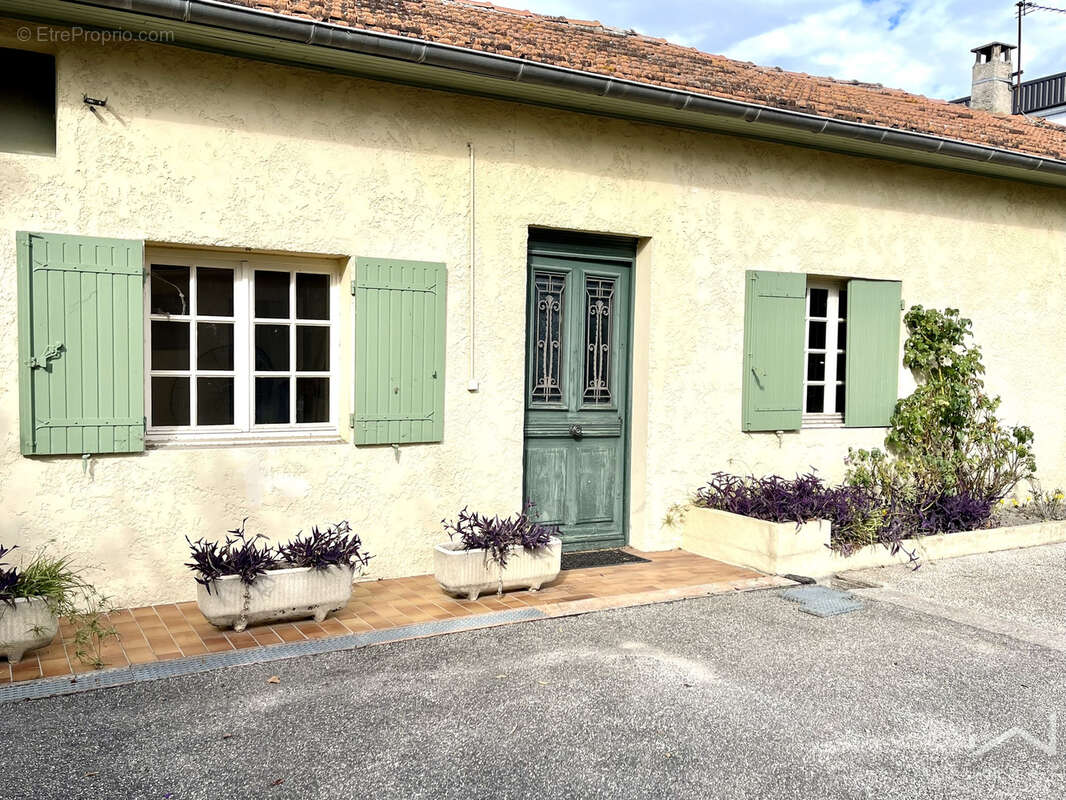 Ensemble immobilier rare au cœur de bollène   2 habitations   vue collégiale saint-martin   garages   cour int - photo 16