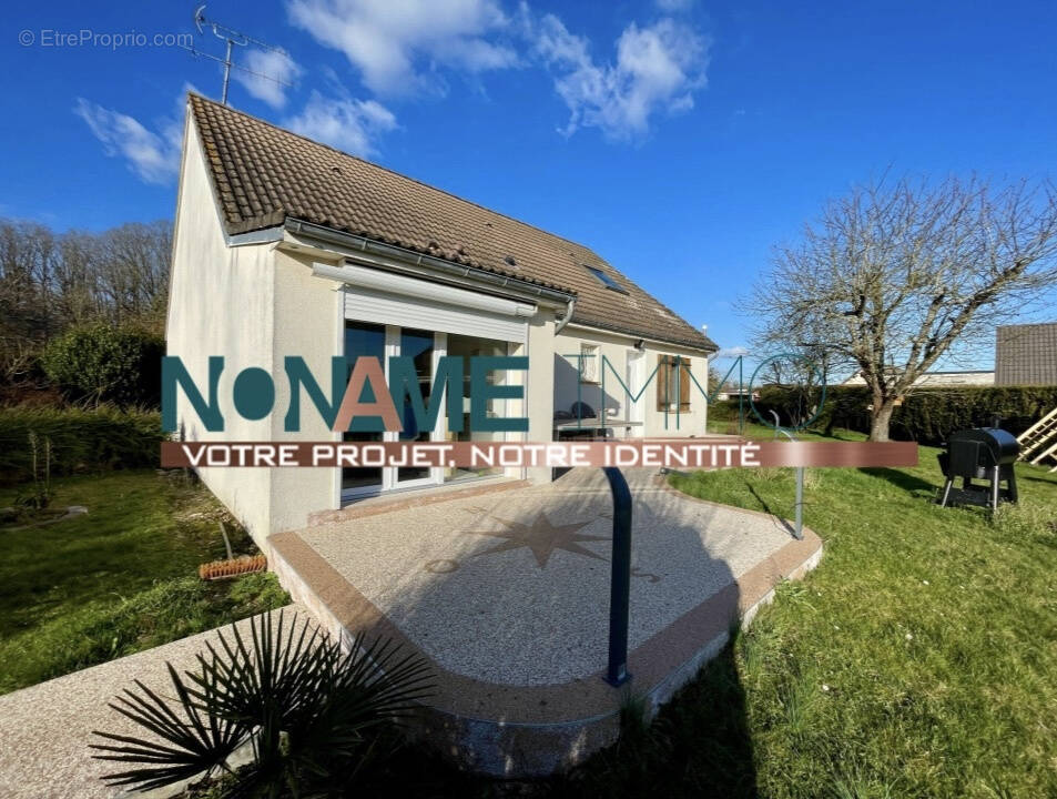 Maison à SASSEY