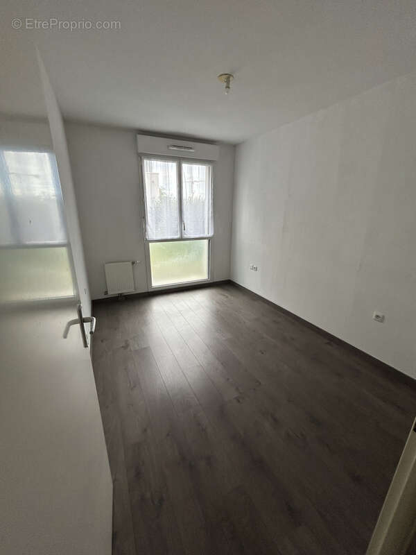 Appartement à BEAUZELLE