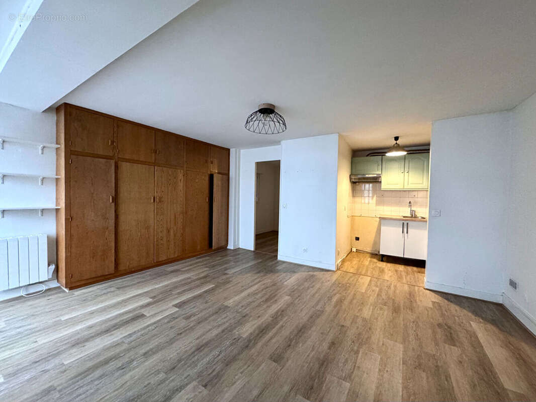 Appartement à PARIS-19E