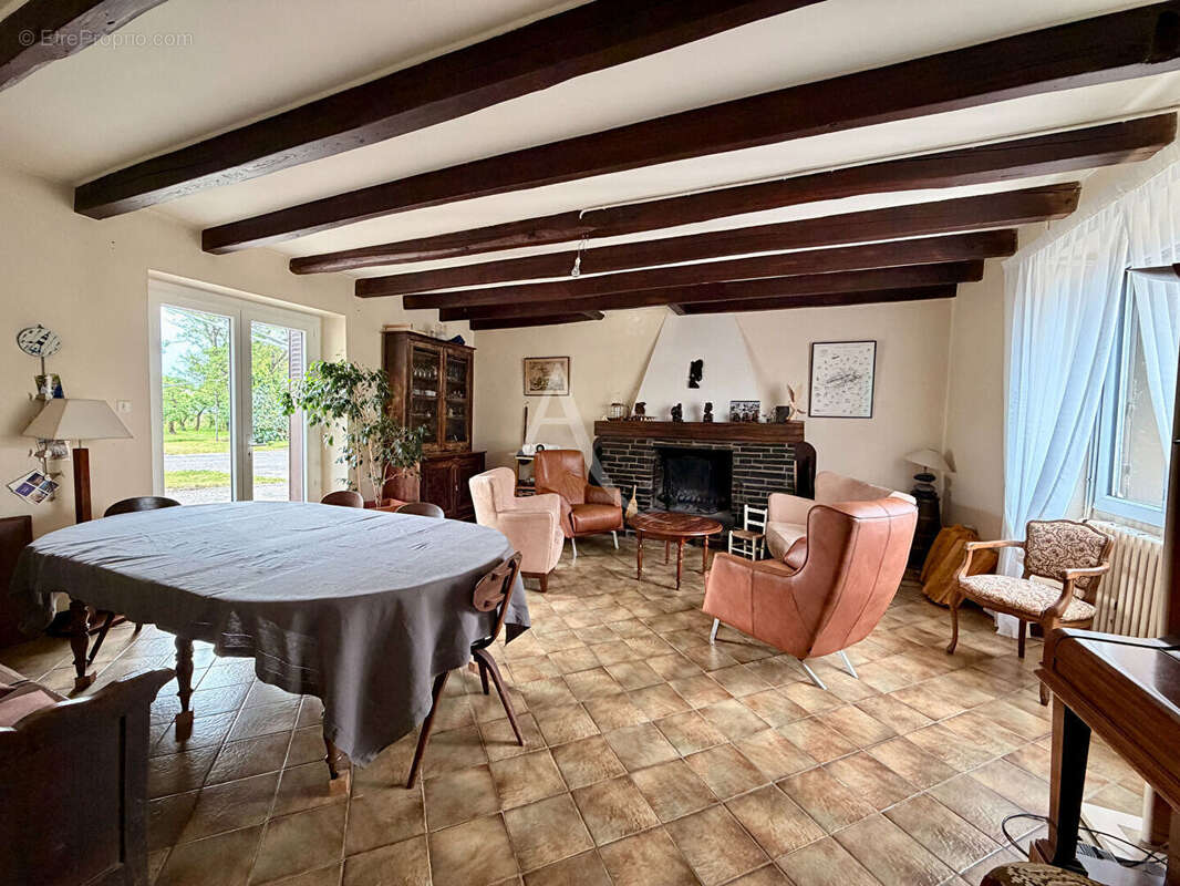 Maison familiale spacieuse avec verger. - photo 2