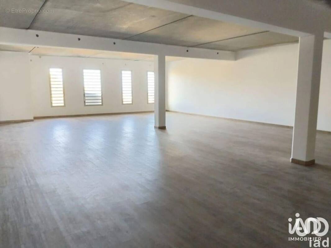 Photo 1 - Commerce à SAINT-PAUL