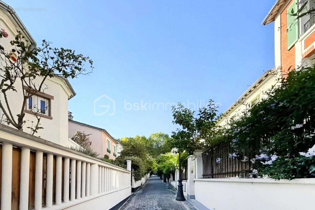 Maison à PARIS-19E