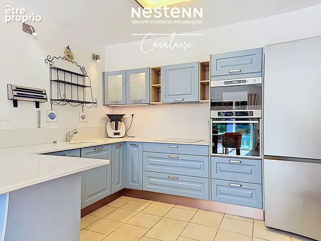 AU CALME et TOUT A PIED - Splendide appartement 5 pièces de plain-pied Cavalaire-sur-Mer un véritable bijou d'exception avec 2 s - photo 9