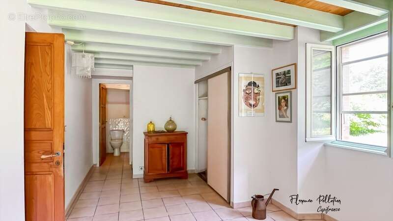 A vendre ancienne métairie 182 m² habitables et 350 m² d’atelier proche de Cuq-Toulza - photo 3
