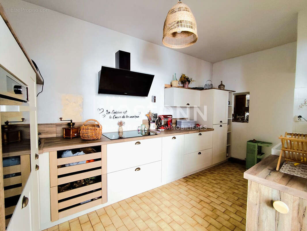 Maison à SUMENE