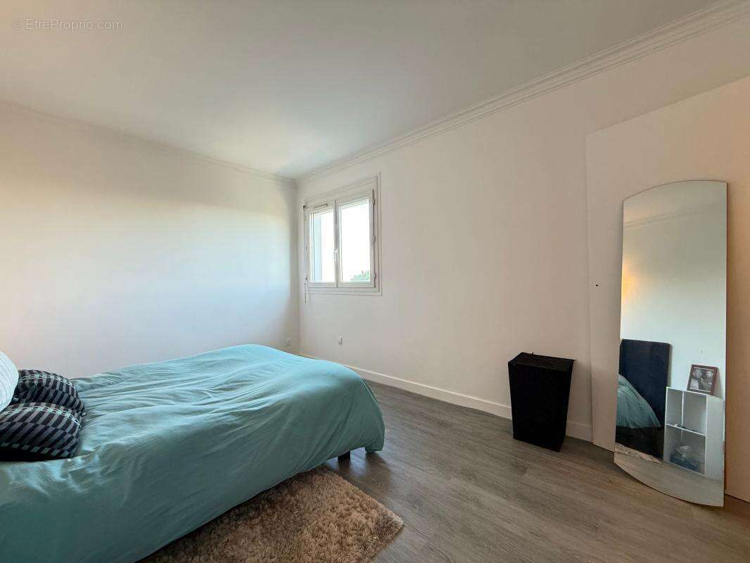 Superbe APPARTEMENT rénové à proximité immédiate des commerces - photo 11