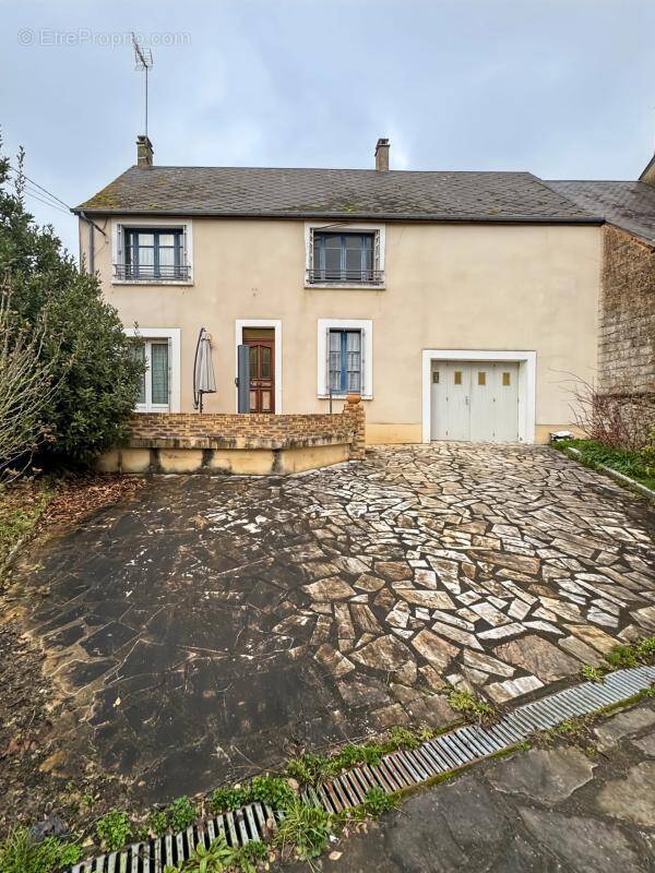 Maison à SILLE-LE-GUILLAUME