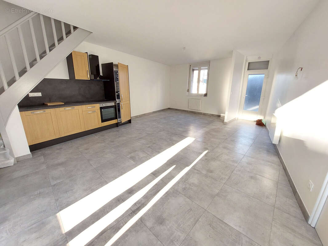 Maison à NEUVILLE-SAINT-REMY