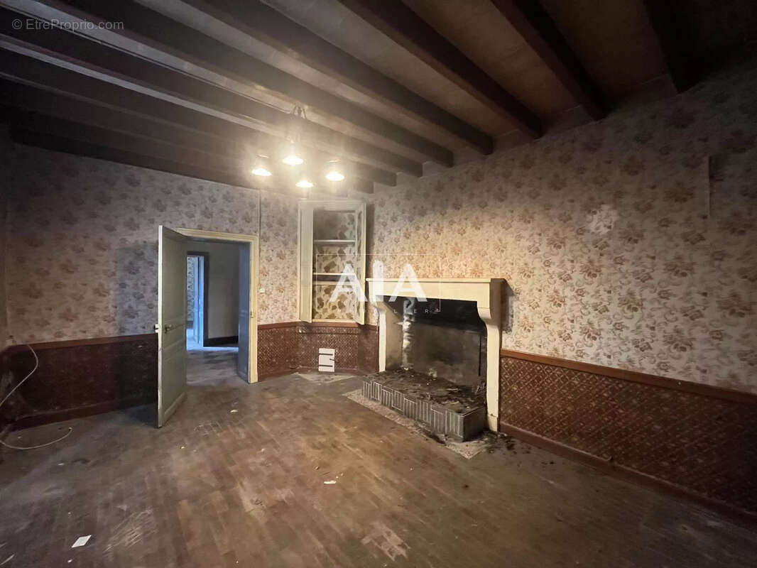 Charmante propriété à rénover avec dépendances - photo 7